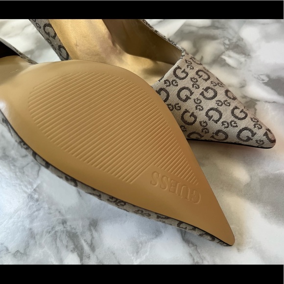 BRAND NEW Pair of GUESS Brown and Tan High-heels Shoes - Picture 7 of 9